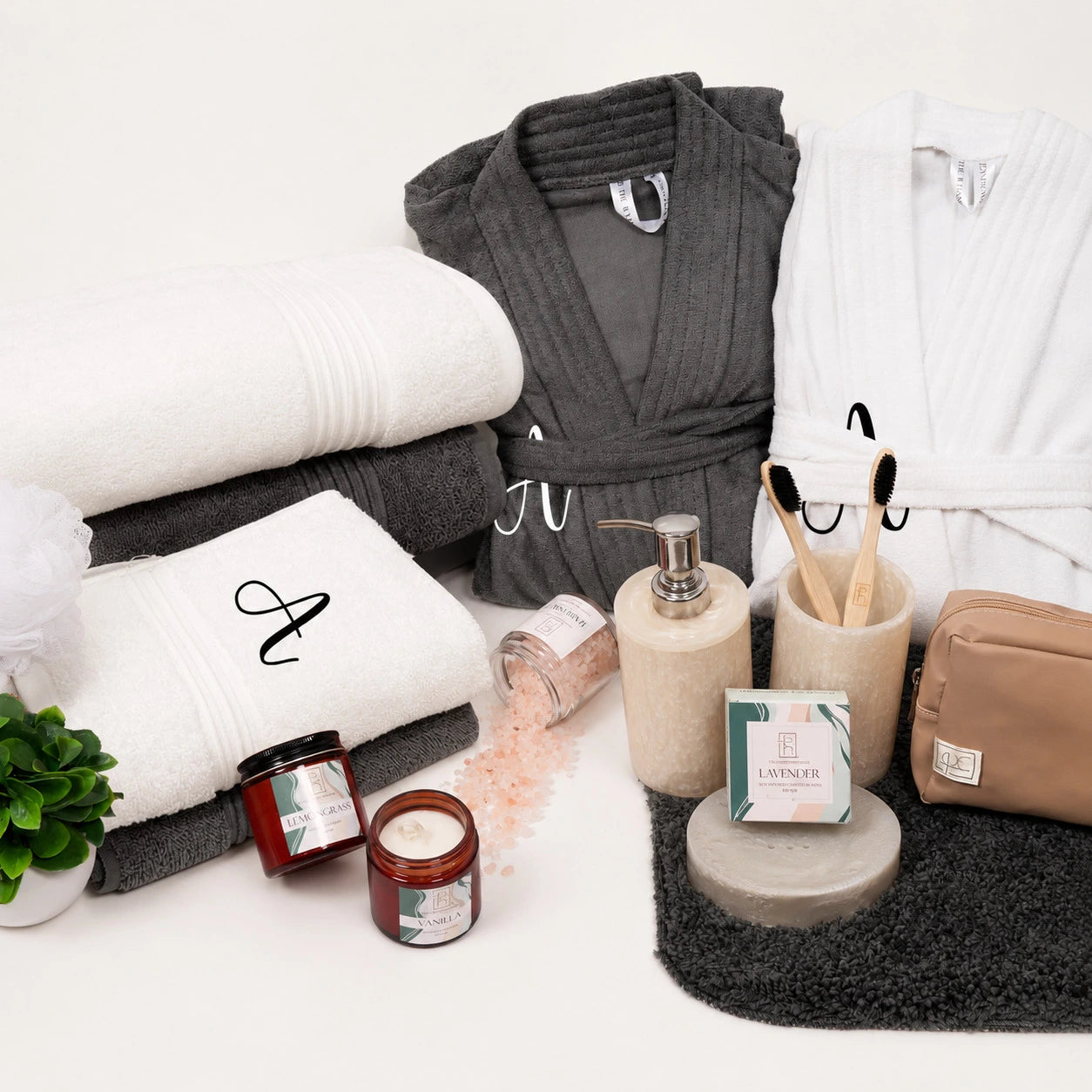 THE's Signature Bath & Spa Hamper | 18 Piece Set